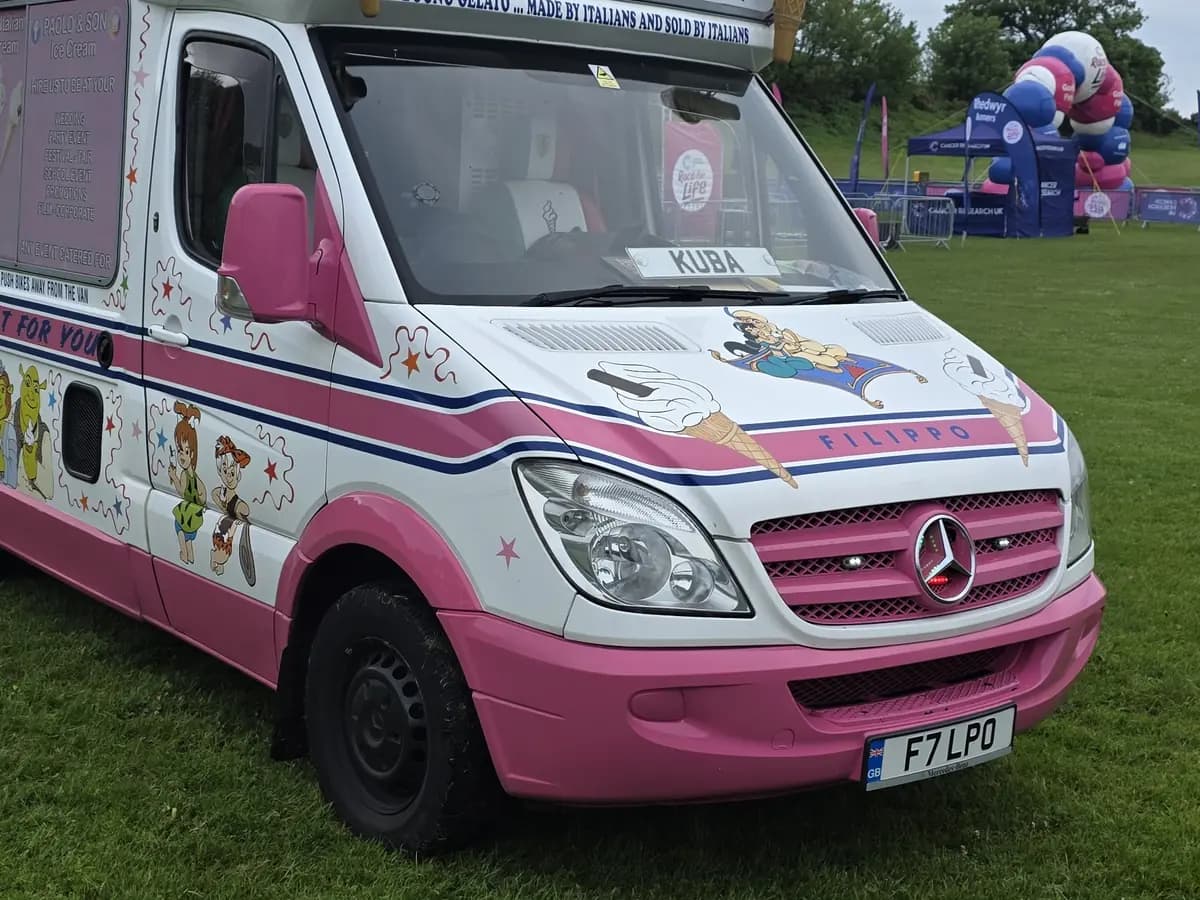 Whippylicious ice cream van 3